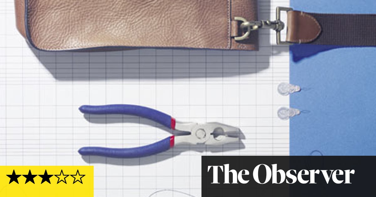 Repair a bag strap, Fashion