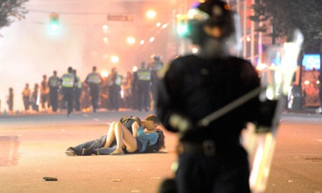 Vancouver riot 'kiss' couple