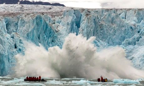 Visitors witness large chunk falling from Monaco Glacier, Spitsbergen - 24 Jul 2013