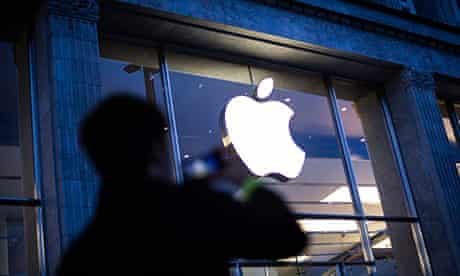 Apple Creates 2 000 Jobs Shifting Production Back To Us Apple The Guardian