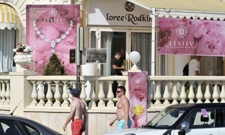 scene of Carlton Cannes jewellery store heist