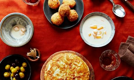 10 Best Spanish recipes: almond soup with melon, tortilla