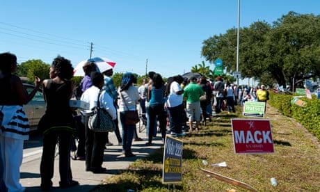 People queue to vote in Miami