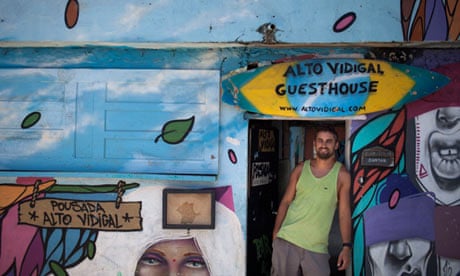 Andreas Wielend in his Vidigal hostel