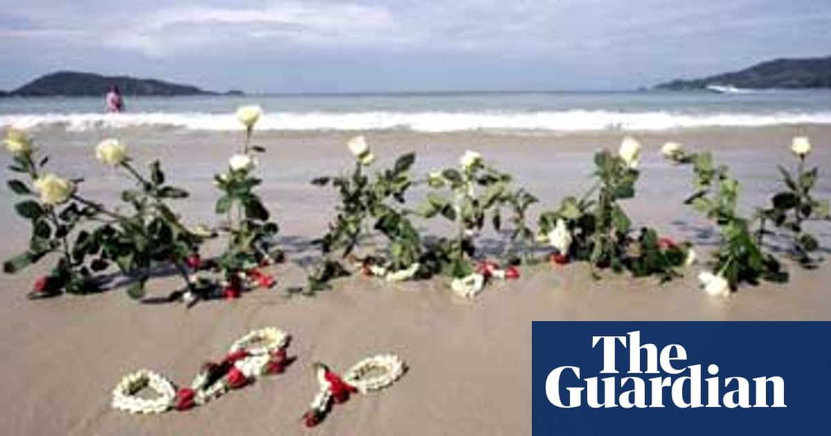 Mourners Honour Tsunami Victims Indian Ocean Tsunami 04 The Guardian