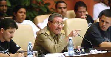Raúl Castro with student leaders in Havana