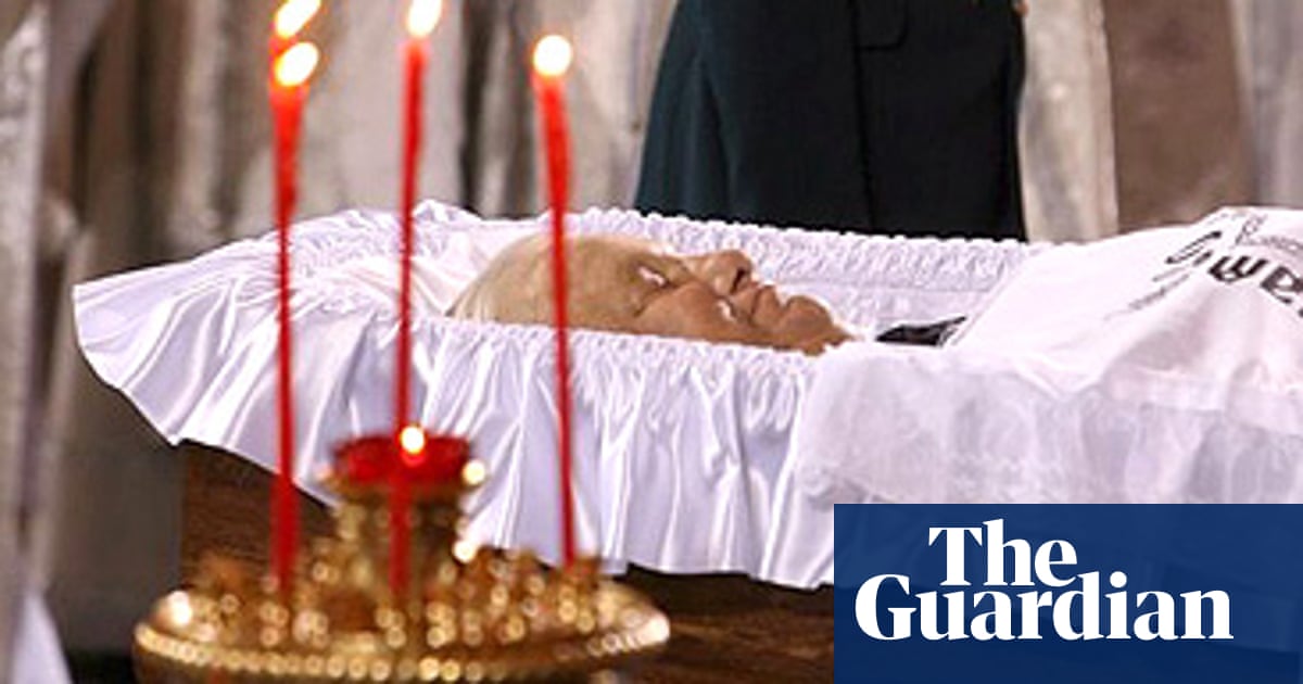 Yeltsin laid to rest after emotional service | World news | The Guardian