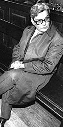 Portugal's cross-dressing 'general' dies after 20 years as a man | World news | The Guardian