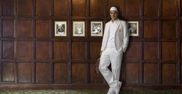 Rogere Federer in his trademark white jacket