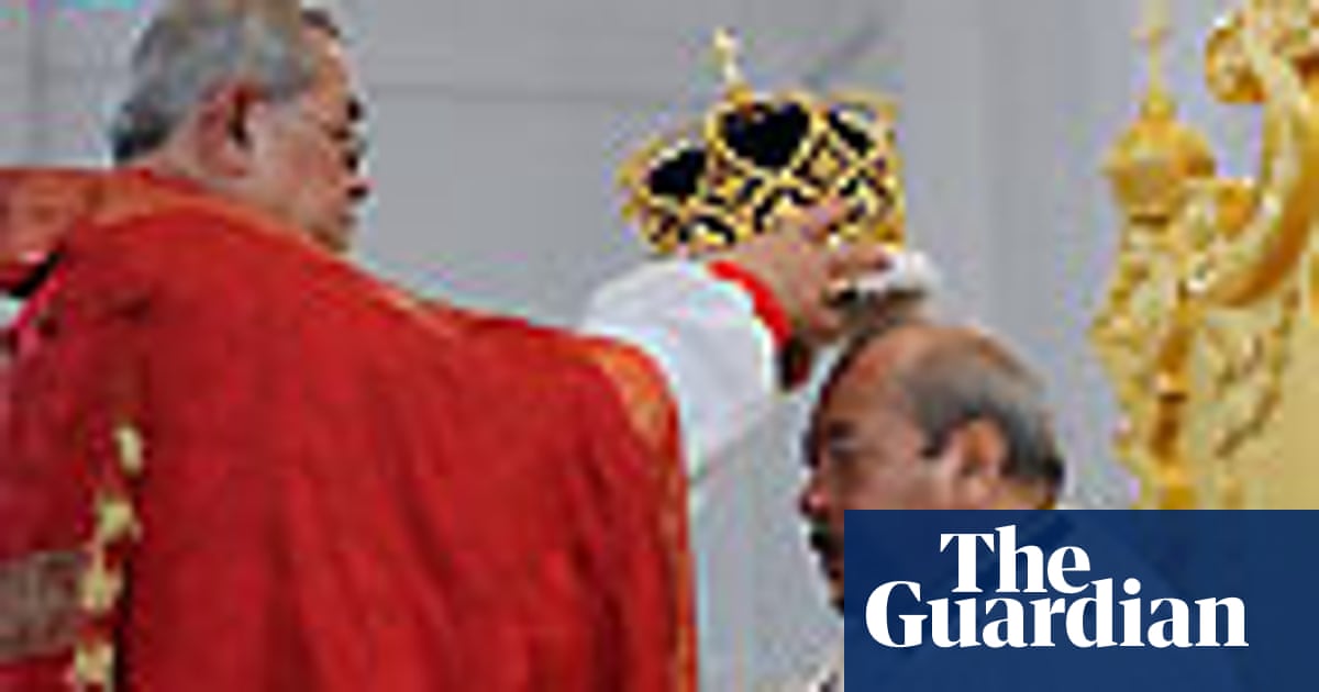 Cannon Fire And Bells Ring Out As Tongan King Is Crowned World News The Guardian