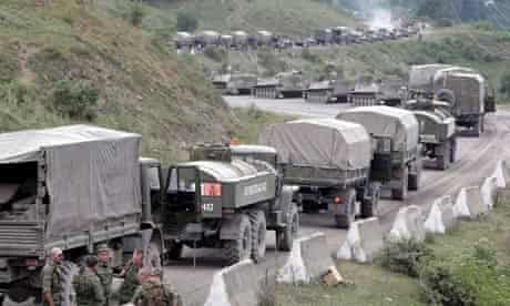 A column of Russian troops on the road to Tskhinvali