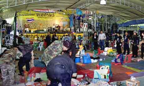 Bangkok grendade attack on demonstrators