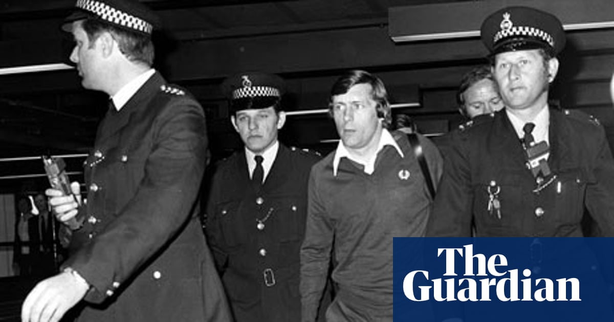 www.theguardian.com