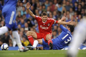 Chelsea v Liverpool : Gerrard fouled by Ballack