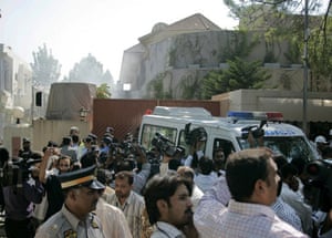 Bomb in Islamabad: members of the media and volunteers