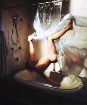 Kerry Skarbakka: Kerry Skarbakka falls in the shower