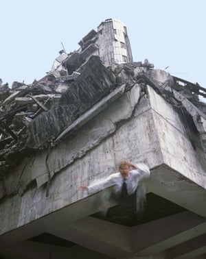 Kerry Skarbakka: Kerry Skarbakka jumps from a building in Sarajevo