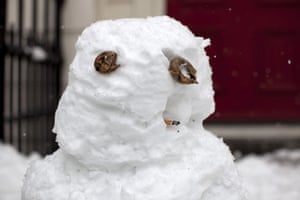 Gallery Snowman gallery: London: A snowman with teabags for eyes.