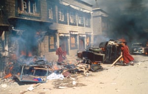 Tibetan uprising: 15 June 1987: Tibetan monks and supporters attack a Chinese police station