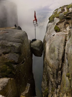 eskil ronningsbakken balancing artist