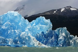 Glaciers under treat: Upsala glacier floats on the waters of Lago Argentino 