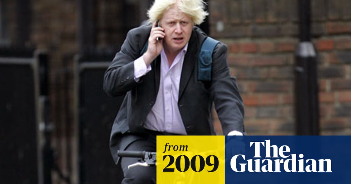 London Mayor Boris Johnson Wants Legal Left Turn For Cyclists At Red Lights Transport The Guardian
