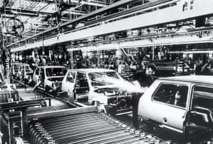 Fiat : Workers making the Fiat Panda in 1985