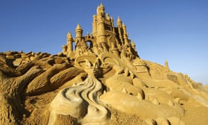 How to build the perfect sandcastle  Life and style  The 