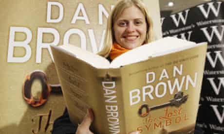 Woman reads Dan Brown's The Lost Symbol