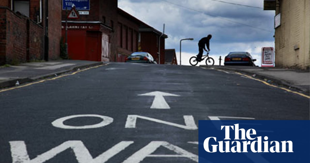 London Trial To Allow Cyclists To Pedal The Wrong Way On One Way Streets Cycling The Guardian London Trial To Allow Cyclists To Pedal The Wrong Way On One Way Streets Cycling The Guardian