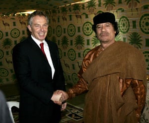 Gaddafi tent : British Prime Minister Tony Blair with Muammar Gaddafi 