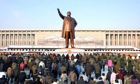 North Koreans visit Kim Il Sung's statue on New Year's Day