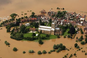 Pictures of the decade: Tewkesbury in Gloucestershire is surrounded by floodwaters 