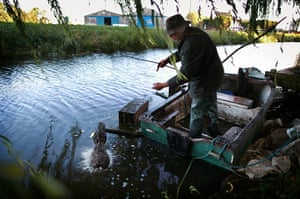 Eel fishing: Traditional eel fishing, Outwell, UK