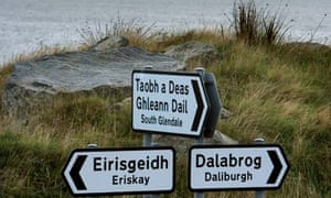Gaelic-English signposts in Scotland