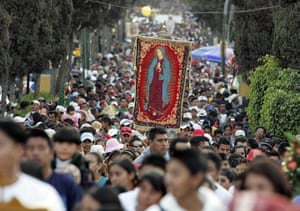 Guadalupe festival : Pilgrims make their way to the Basilica of Guadalupe in Mexico City