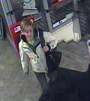 Joanna Yeates : 17 December: CCTV image of Joanna Yeates at Waitrose
