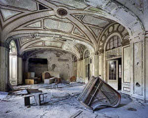 Ruins of Detroit: The ballroom of the 15-floor art-deco Lee Plaza Hotel