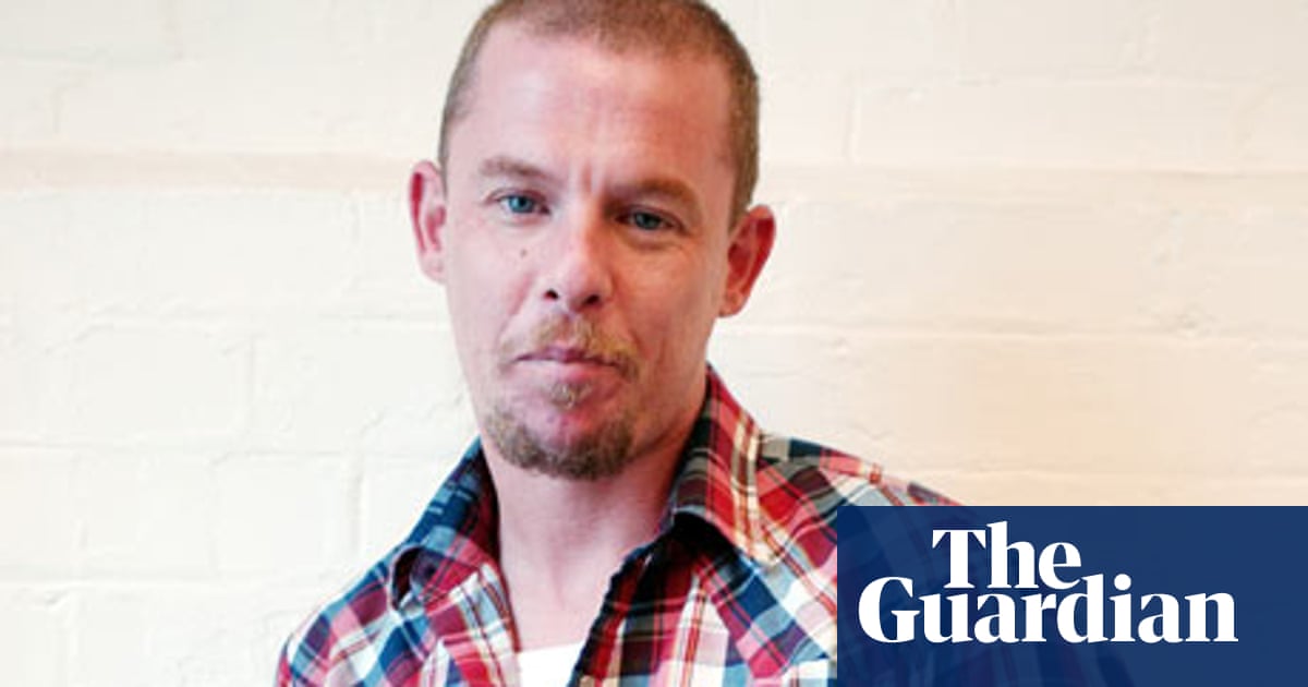 Alexander Mcqueen Obituary Fashion The Guardian