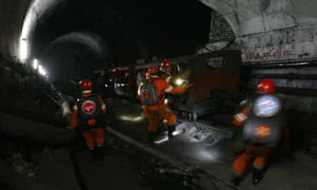 Rescuers china mine