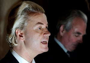 Geert Wilders in London: Geert Wilders and Lord Pearson address a press conference