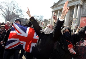Geert Wilders in London: Members of the English Defence League stage a demonstration 
