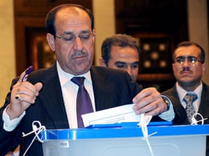 Elections in Iraq: Prime minister Nuri al-Maliki casts his vote