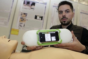 Exhibition of Inventions: Ivor Kovic with his device for chest compression in Geneva