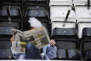 Fulham v Hamburg: A relaxed Fulham fan catches up on the day's news 