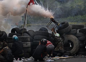 thailand clashes: Redshirtss fire home-made rockets 