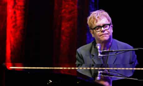 Elton John egypt