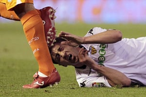 24sport: Pablo Hernandez grimaces as he gets caught by the boot of a Xerez player