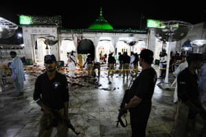 Lahore bombings: Pakistani security officials examine the