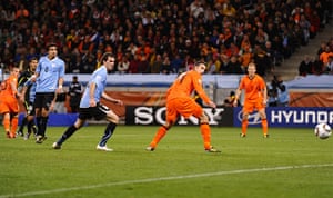 Holland versus Uruguay: Sneijder scores Holland's second goal
